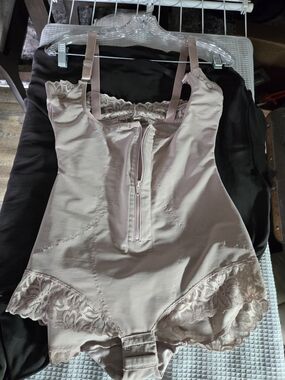 Lace Trim Shapewear Bodysuit in Dusty Blush